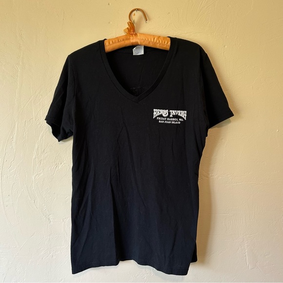 Herbs Tavern black v-neck shirt🍻 - Picture 2 of 4